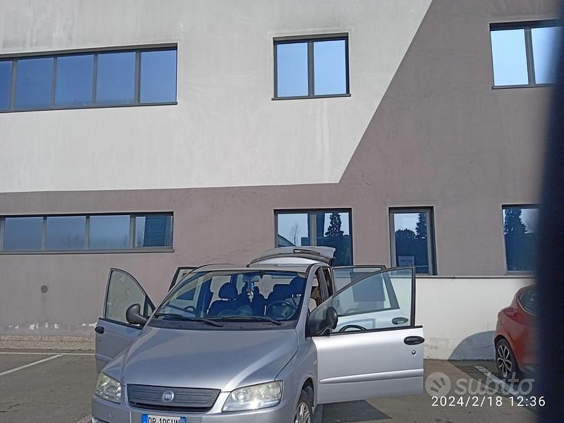 Usata Fiat Multipla 103 CV (75 kW) 2006 Grigio Monovolume