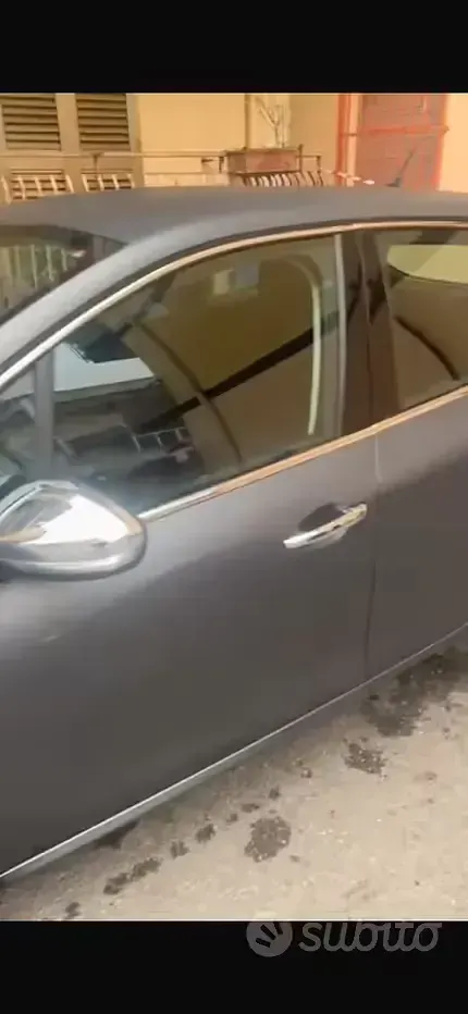 Usata Peugeot 208 Allure 100 CV (73 kW) 2016 Grigio Utilitaria