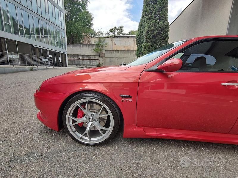 Usata Alfa Romeo 156 GTA 250 CV (183 kW) 2002 Rosso Berlina