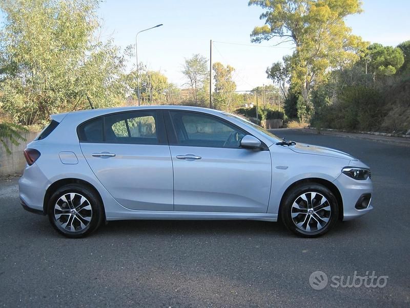 Usata Fiat Tipo Lounge 95 CV (69 kW) 2020 Argento Berlina