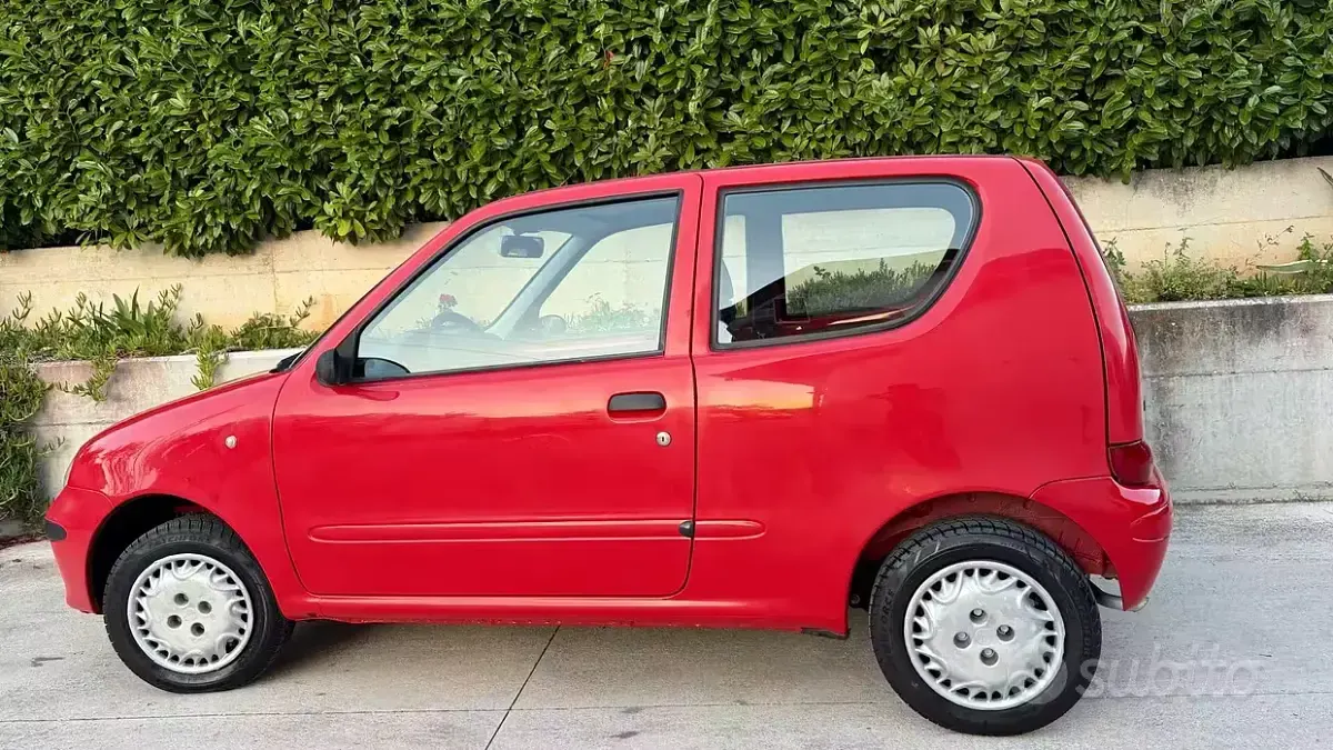 Usata Fiat 600 Comfort 54 CV (39 kW) 2003 Rosso Berlina
