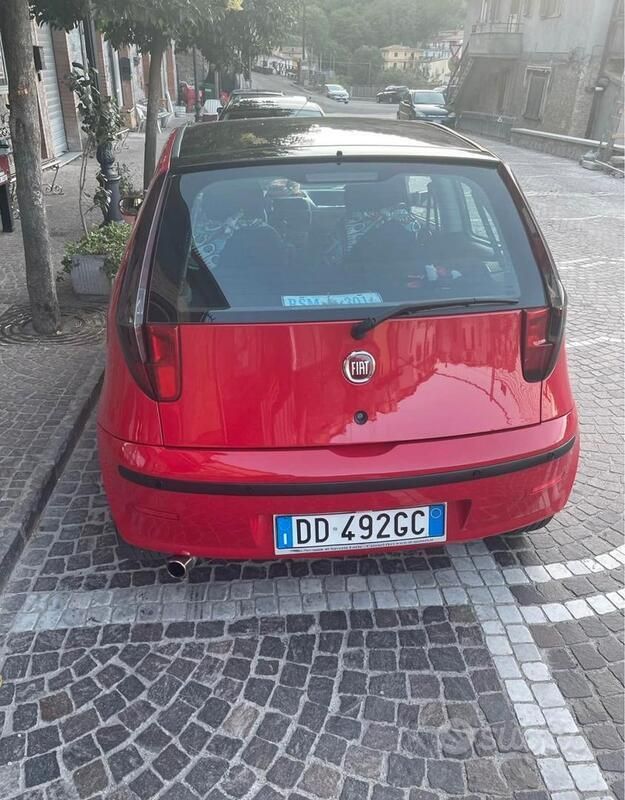 Usata Fiat Punto 69 CV (50 kW) 2006 Rosso Utilitaria
