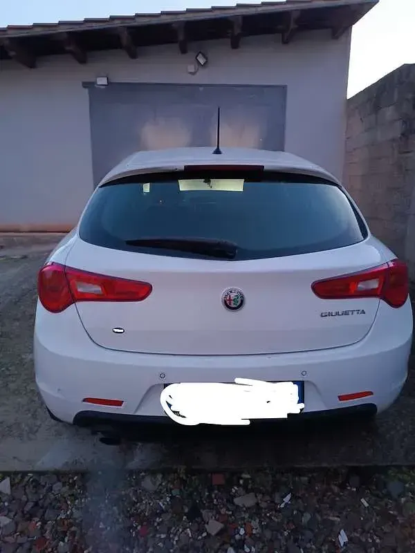 Usata Alfa Romeo Giulietta Super 120 CV (88 kW) 2017 Utilitaria