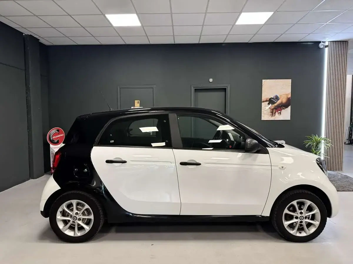 Usata Smart ForFour 71 CV (52 kW) 2017 Bianco Utilitaria