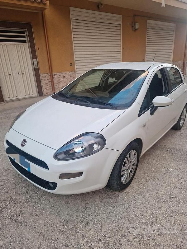 Usata Fiat Punto 75 CV (55 kW) 2014 Utilitaria