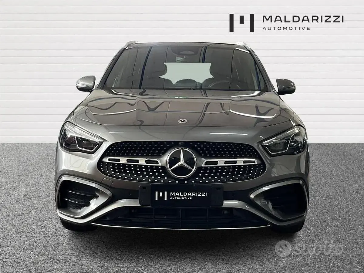 Usata Mercedes GLA200 Advanced Plus 150 CV (110 kW) 2023 Grigio SUV