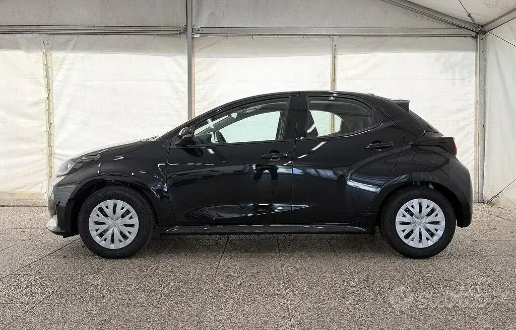 Nuova Toyota Yaris Hybrid 116 CV (85 kW) 2026 Nero Berlina