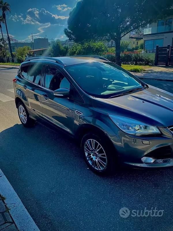 Usata Ford Kuga Titanium 140 CV (102 kW) 2014 Grigio SUV