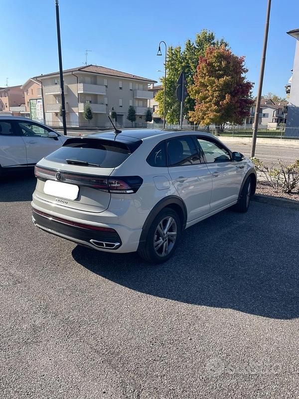 Usata VW Taigo R-line 110 CV (80 kW) 2022 Beige SUV