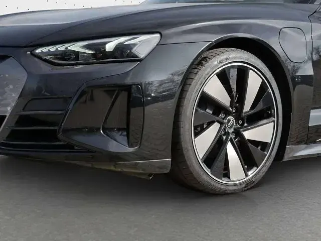 Usata Audi e-tron GT quattro Ambiente 350 kW (476 CV) 2023 Nero metallizzato Berlina