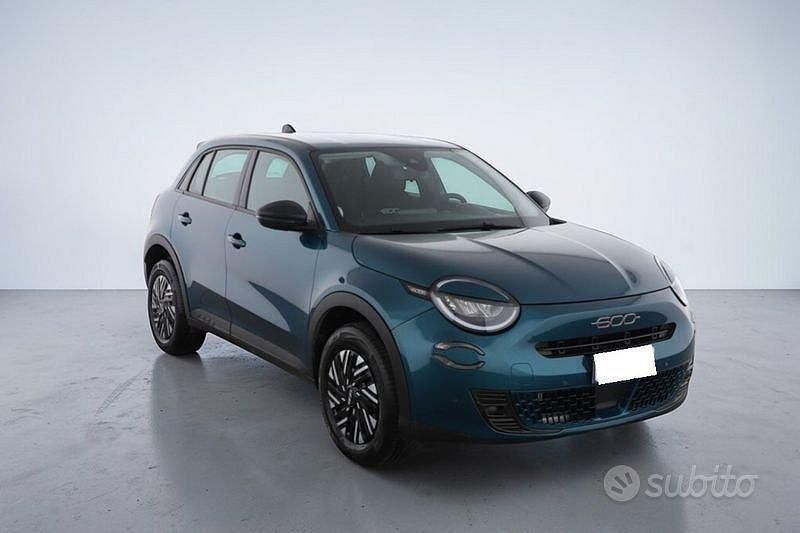 Usata Fiat 600 Comfort 100 CV (73 kW) 2024 Verde SUV