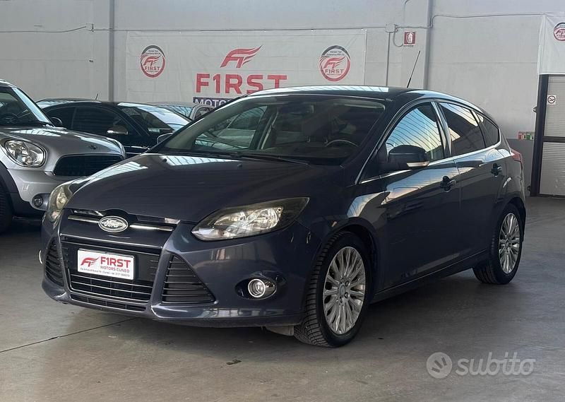 Usata Ford Focus Titanium 115 CV (84 kW) 2012 Blu Utilitaria