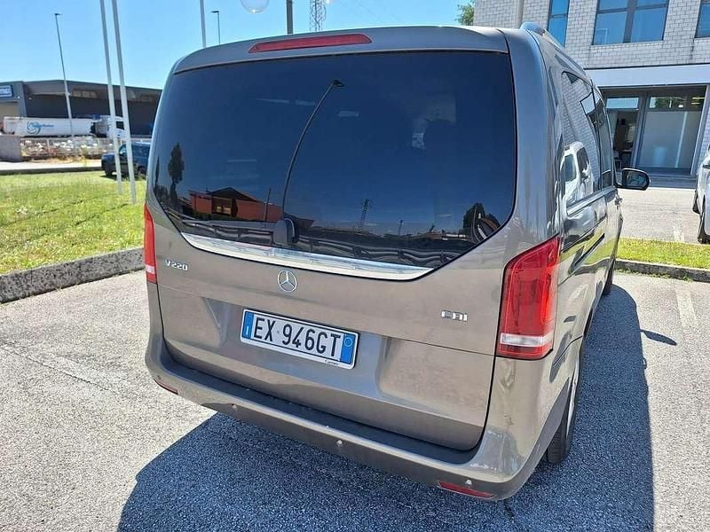 Usata Mercedes V220 163 CV (119 kW) 2014 Beige Monovolume