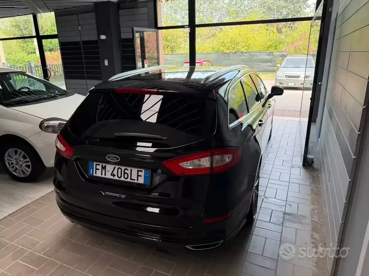 Usata Ford Mondeo Vignale 210 CV (154 kW) 2017 Nero Berlina