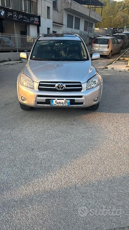 Usata Toyota RAV4 Luxury 177 CV (130 kW) 2007 Grigio SUV