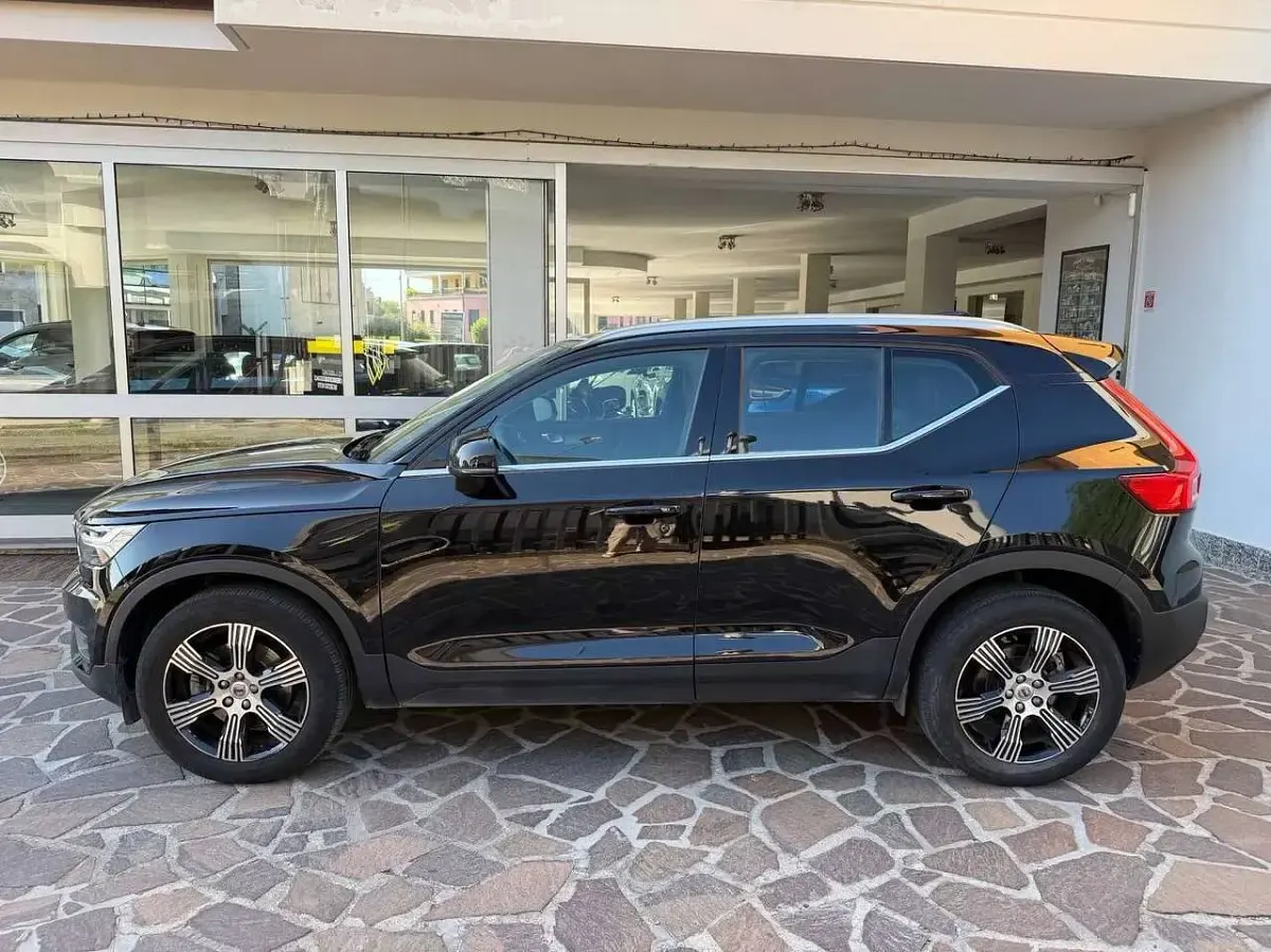 Usata Volvo XC40 Inscription 197 CV (144 kW) 2022 Onyx black SUV