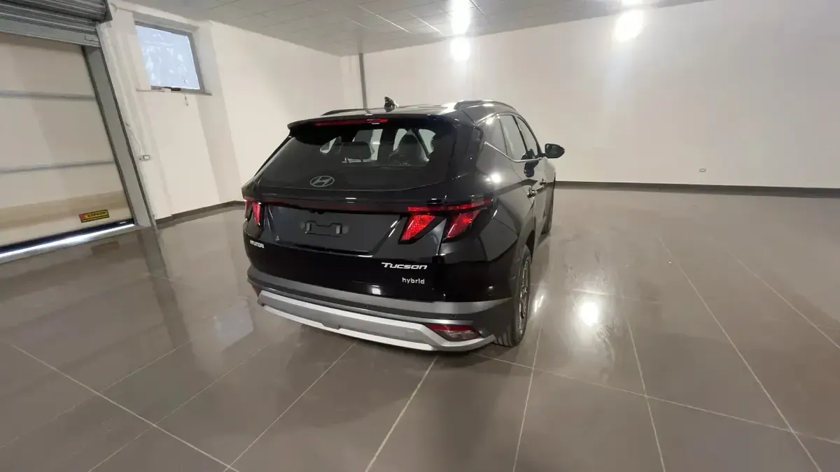 Nuova Hyundai Tucson Blackline 136 CV (100 kW) 2026 Abyss black SUV