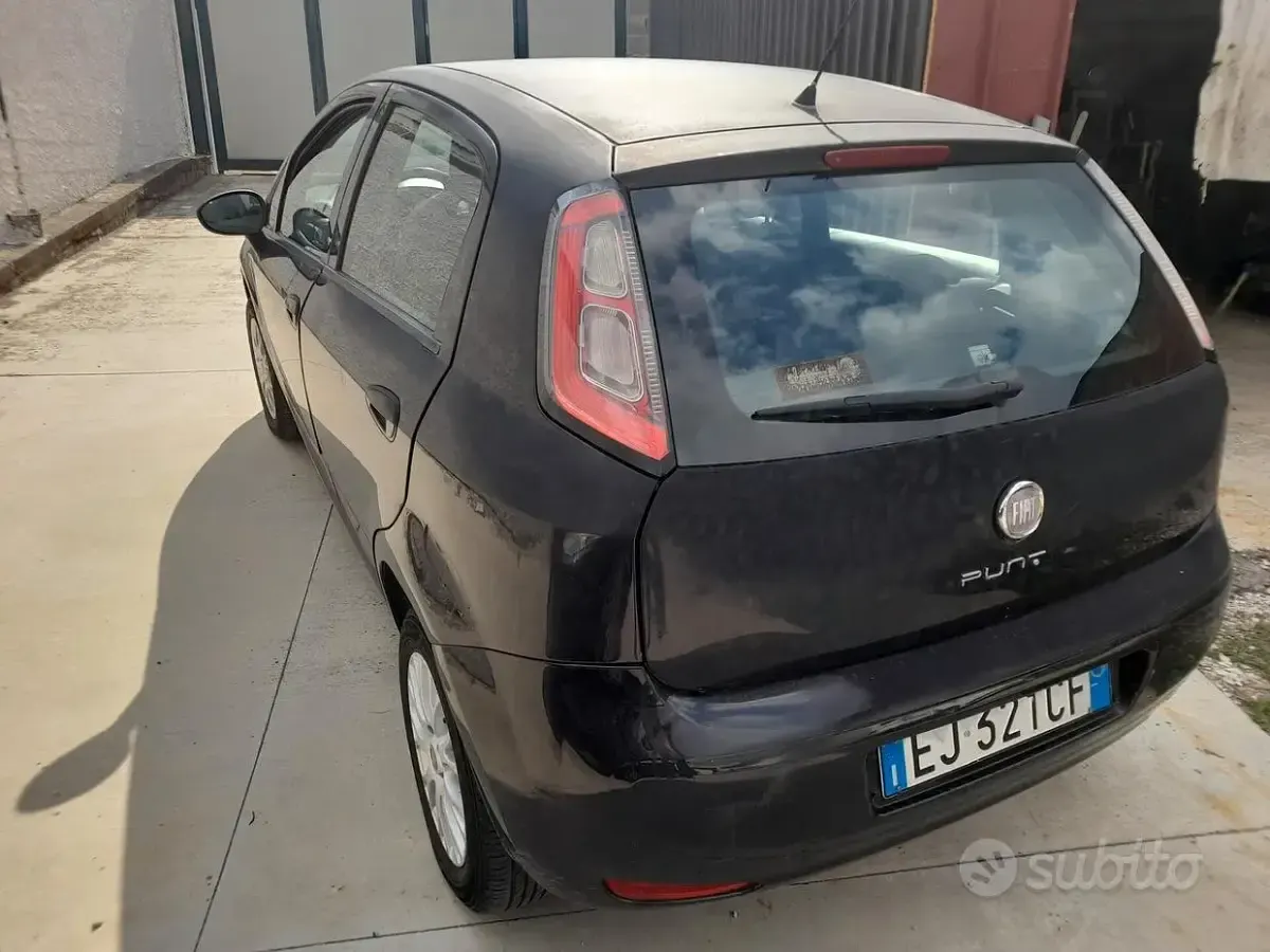 Usata Fiat Punto Evo Dynamic 77 CV (56 kW) 2011 Nero Utilitaria