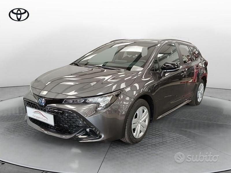 Nuova Toyota Corolla 140 CV (102 kW) 2025 Grigio Station wagon