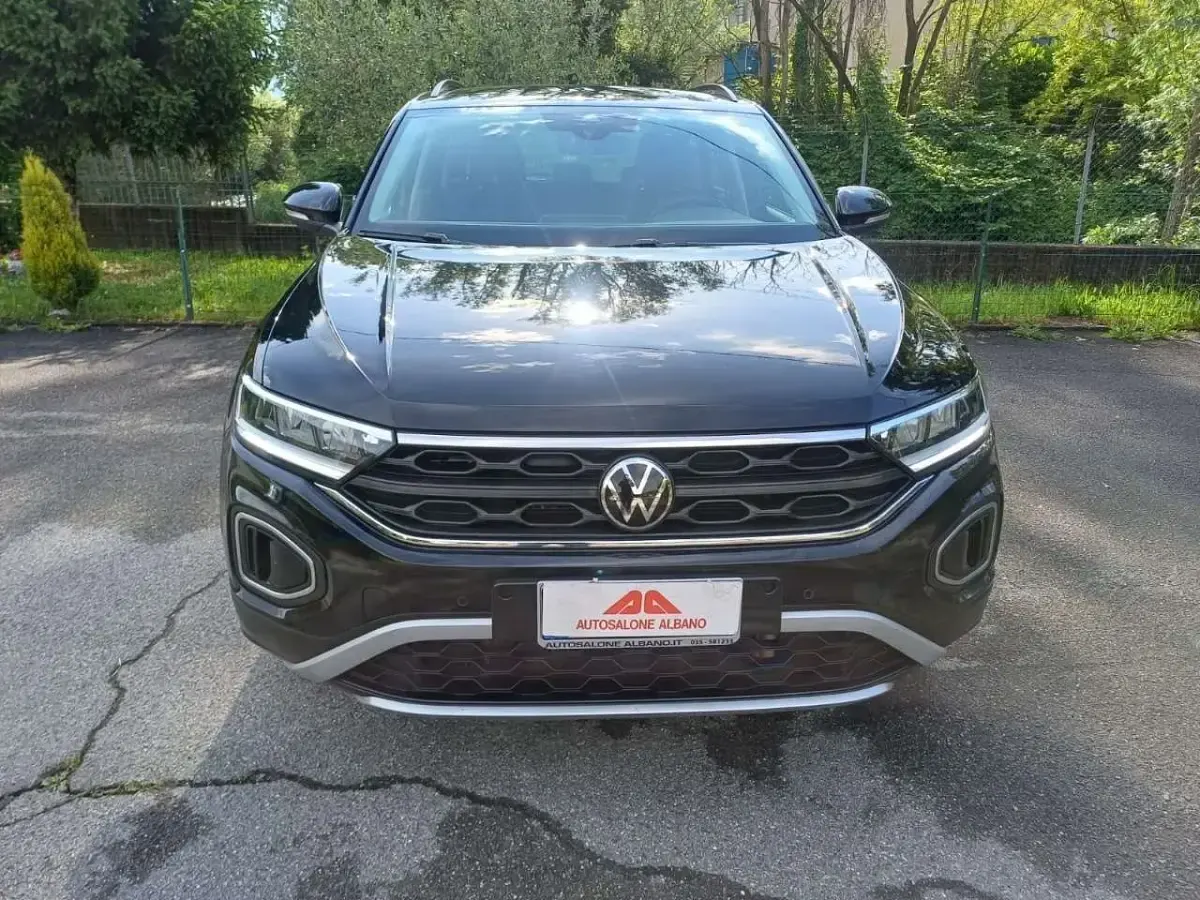 Usata VW T-Roc Life 150 CV (110 kW) 2023 Blu/azzurro SUV