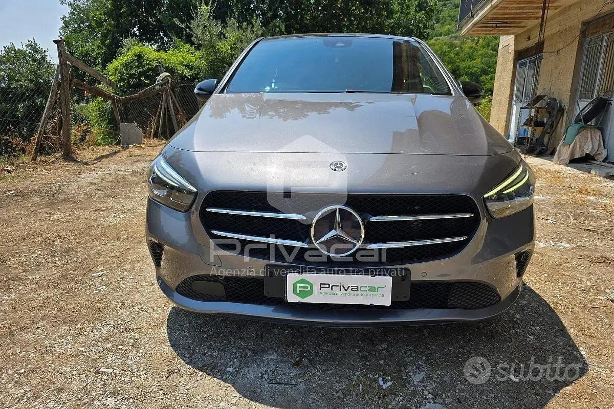 Usata Mercedes B180 116 CV (85 kW) 2019 Grigio Utilitaria