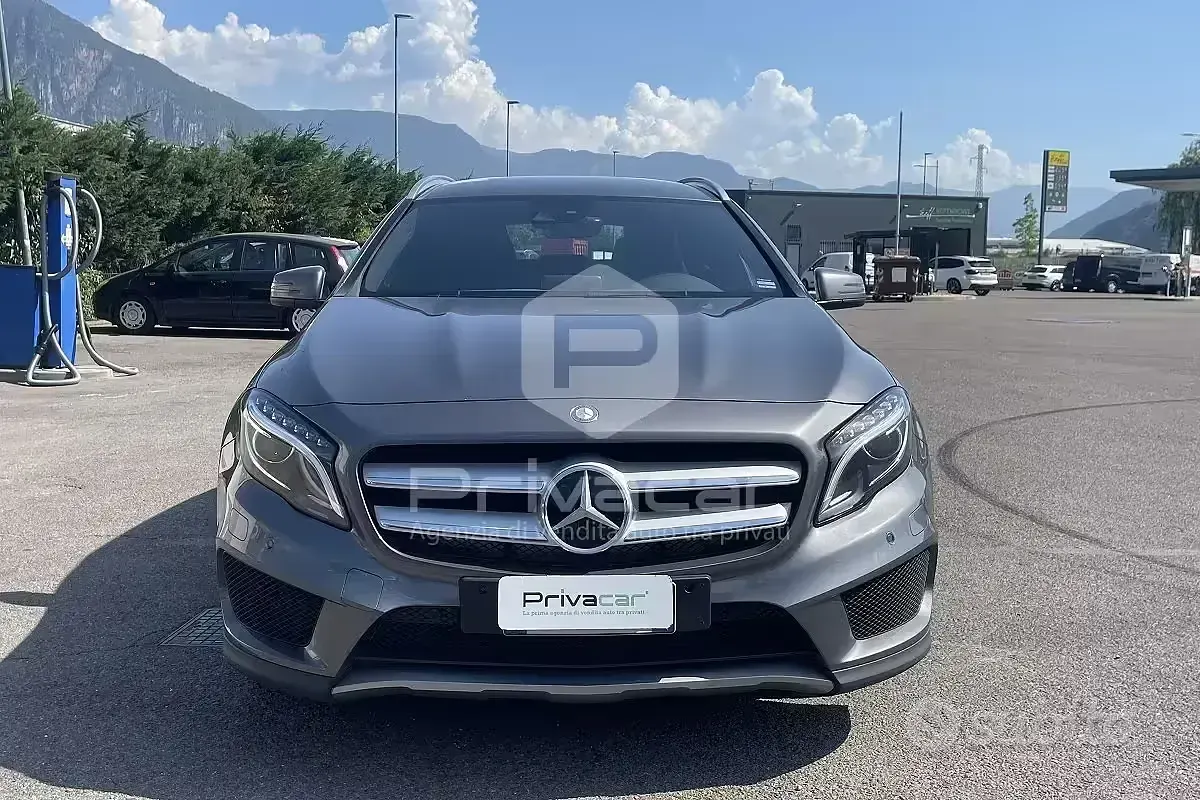 Usata Mercedes GLA250 Premium 211 CV (155 kW) 2017 Grigio SUV
