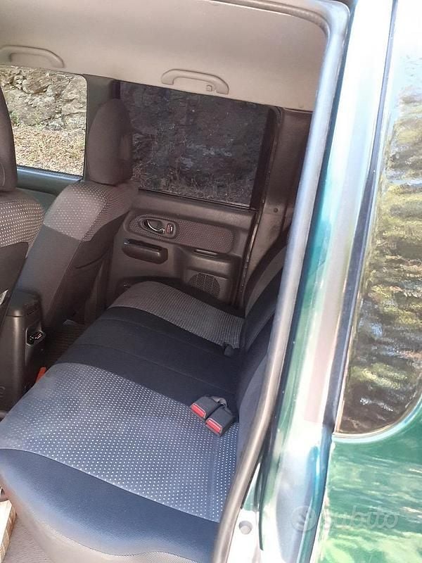 Usata Mitsubishi L200 115 CV (84 kW) 2004 Verde Pick-up