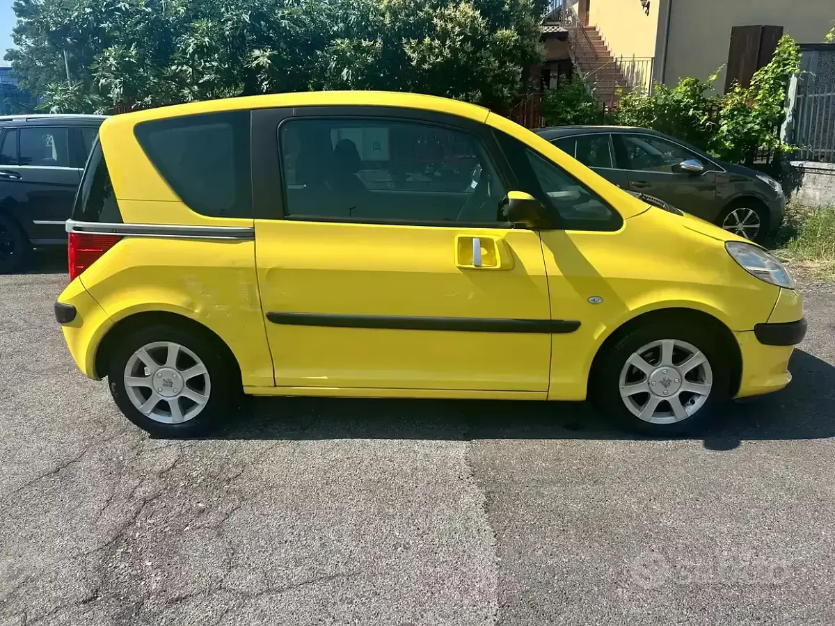 Usata Peugeot 1007 73 CV (53 kW) 2006 Giallo Monovolume