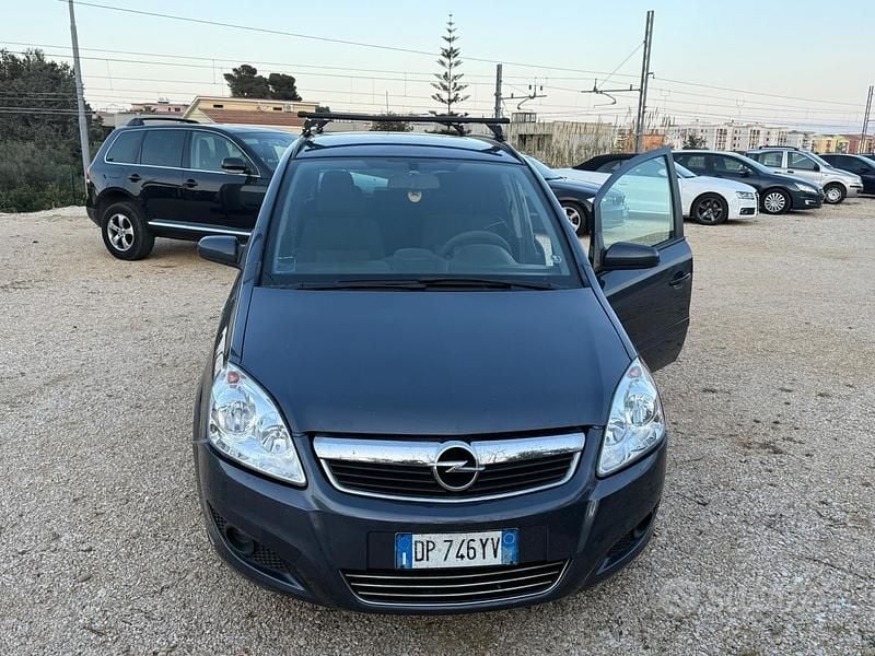 Usata Opel Zafira 119 CV (87 kW) 2009 Blu Monovolume