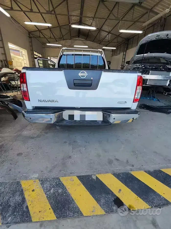 Usata Nissan Navara 190 CV (139 kW) 2014 Bianco Pick-up