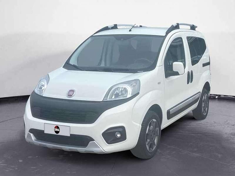 Usata Fiat Qubo Trekking 95 CV (69 kW) 2017 Bianco pas Monovolume