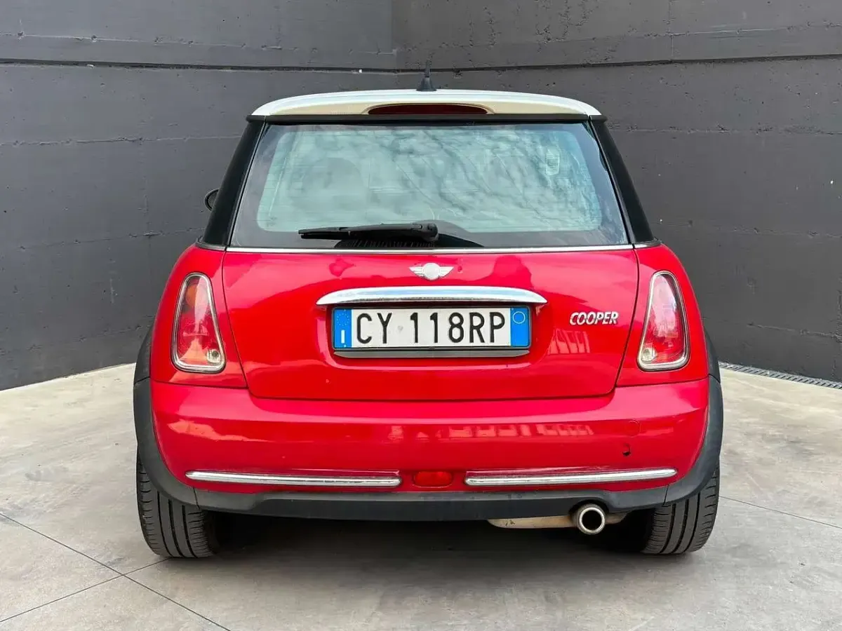 Usata Mini Cooper Seven 116 CV (85 kW) 2005 Rosso Utilitaria