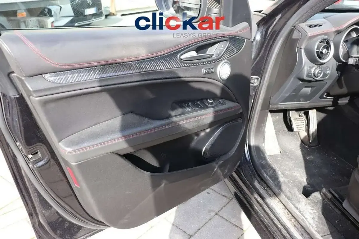 Usata Alfa Romeo Stelvio Estrema 209 CV (153 kW) 2023 Nero SUV