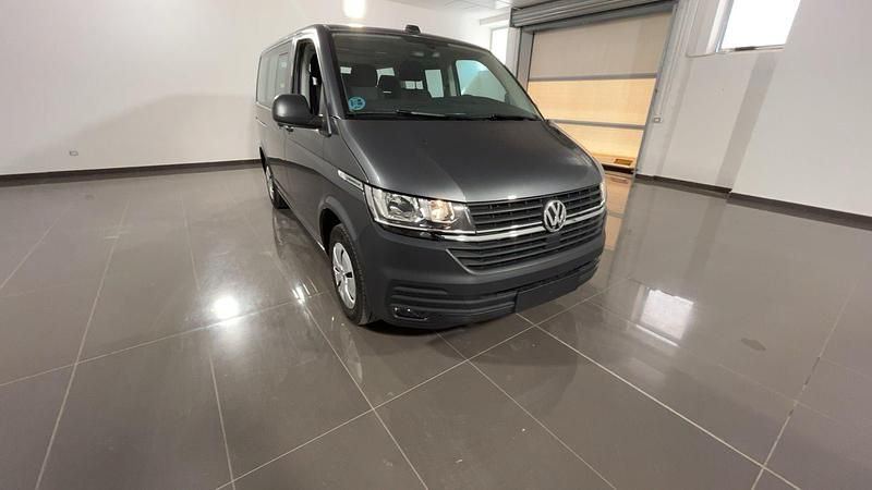 Usata VW Caravelle 150 CV (110 kW) 2023 Grigio indio metallizzato Monovolume