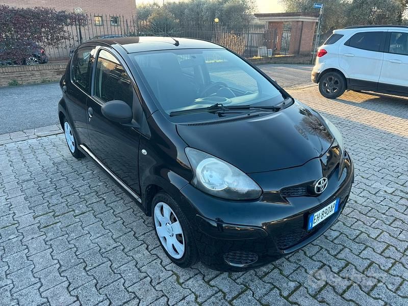 Usata Toyota Aygo 2011 Nero Utilitaria