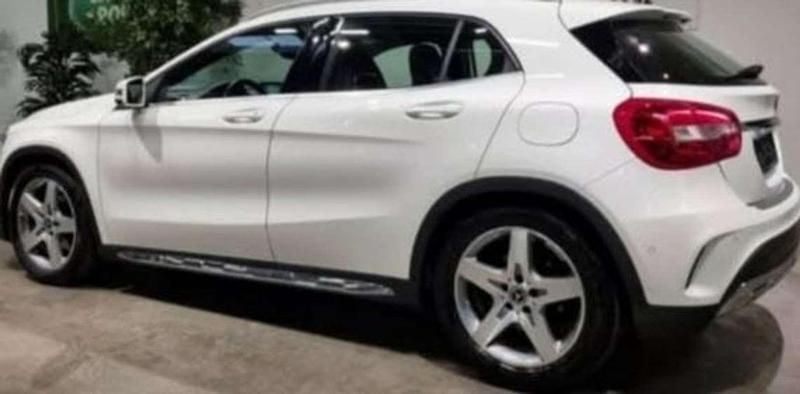 Bianco Usata 2018 Mercedes GLA200 Premium SUV | 15.999 € (Super prezzo) - Immagine 1/4