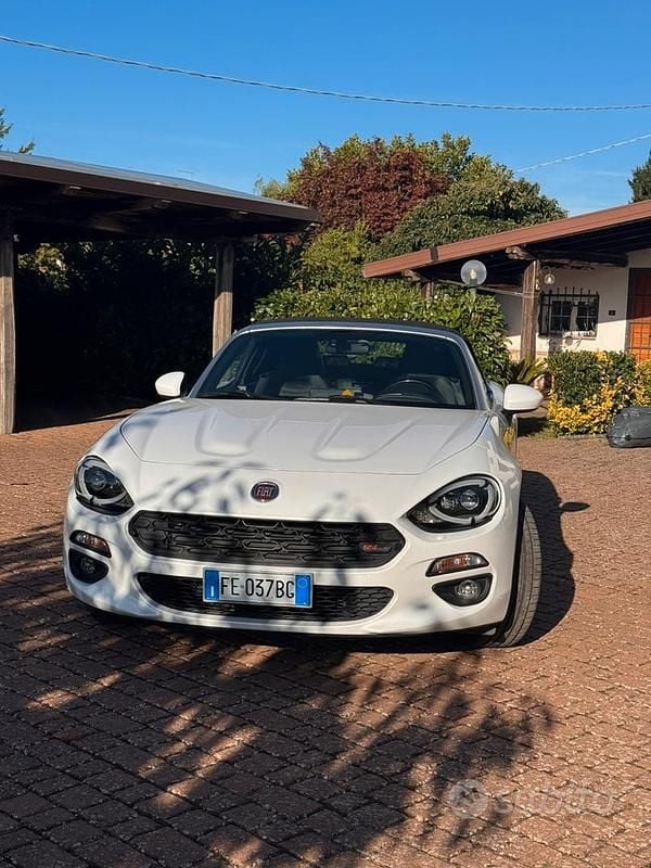 Usata Fiat 124 Spider Lusso 140 CV (102 kW) 2016 Bianco Cabrio