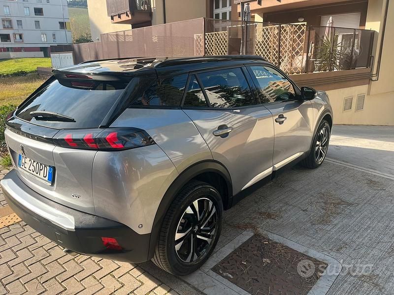 Usata Peugeot 2008 GT 150 CV (110 kW) 2021 Grigio SUV