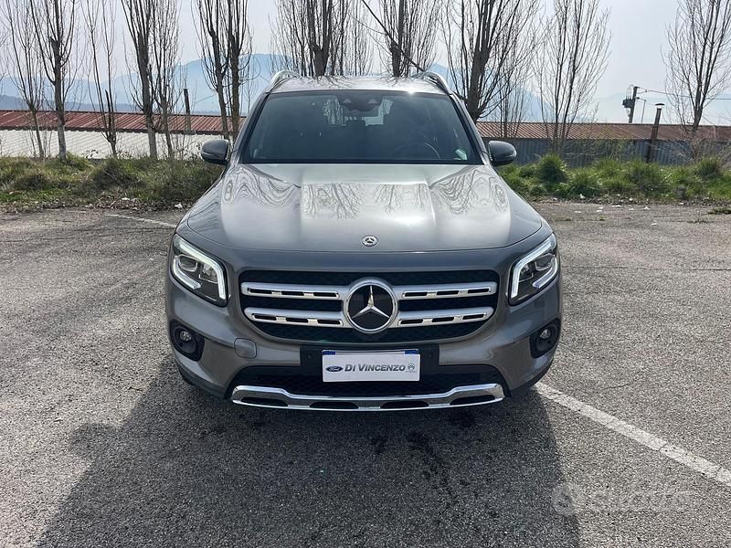 Usata Mercedes GLB200 Premium 150 CV (110 kW) 2020 Grigio SUV