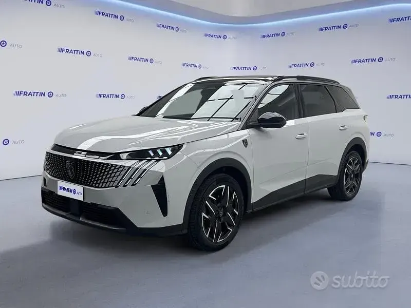 Usata Peugeot 5008 GT 145 CV (106 kW) 2025 Monovolume