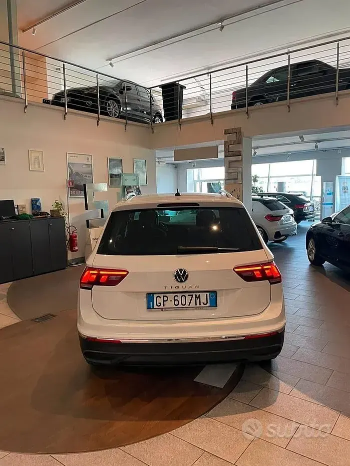 Usata VW Tiguan Elegance 150 CV (110 kW) 2023 Bianco SUV