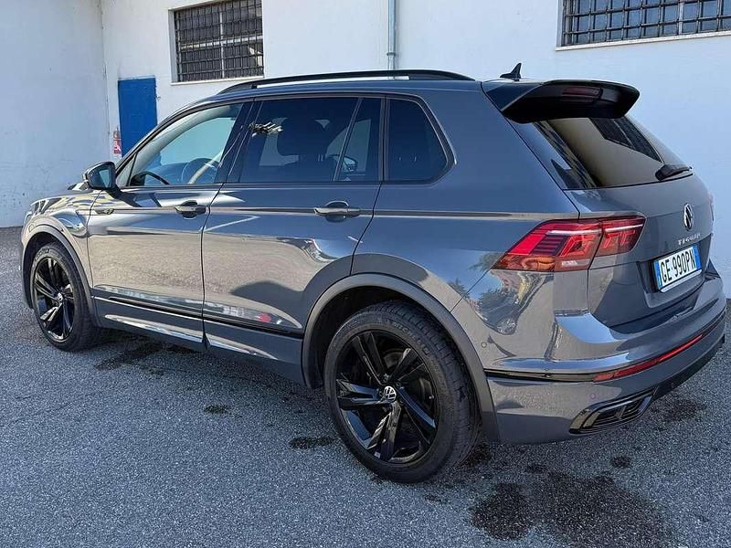 Usata VW Tiguan R-line 200 CV (147 kW) 2021 Grigio SUV