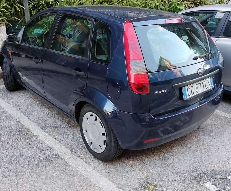 Usata Ford Fiesta Zetec 75 CV (55 kW) 2003 Berlina