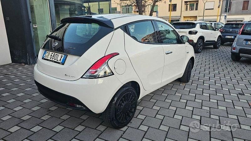 Usata Lancia Ypsilon S 69 CV (50 kW) 2023 Bianco Utilitaria