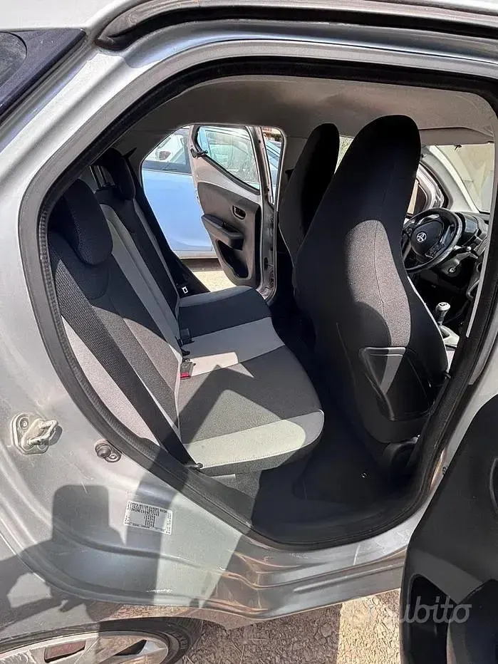 Usata Toyota Aygo 69 CV (50 kW) 2016 Grigio Utilitaria