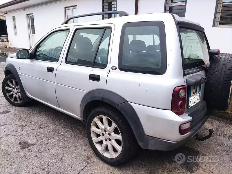 Usata Land Rover Freelander 111 CV (81 kW) 2004 Grigio SUV