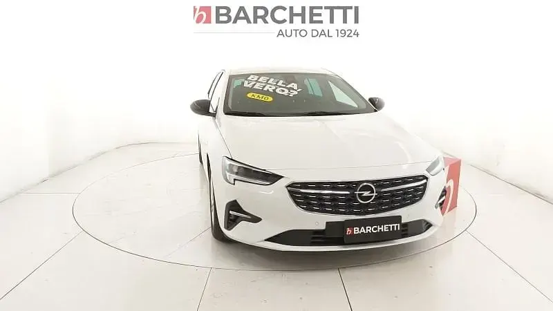 Usata Opel Insignia Business Elegance 174 CV (127 kW) 2022 Giallo Utilitaria