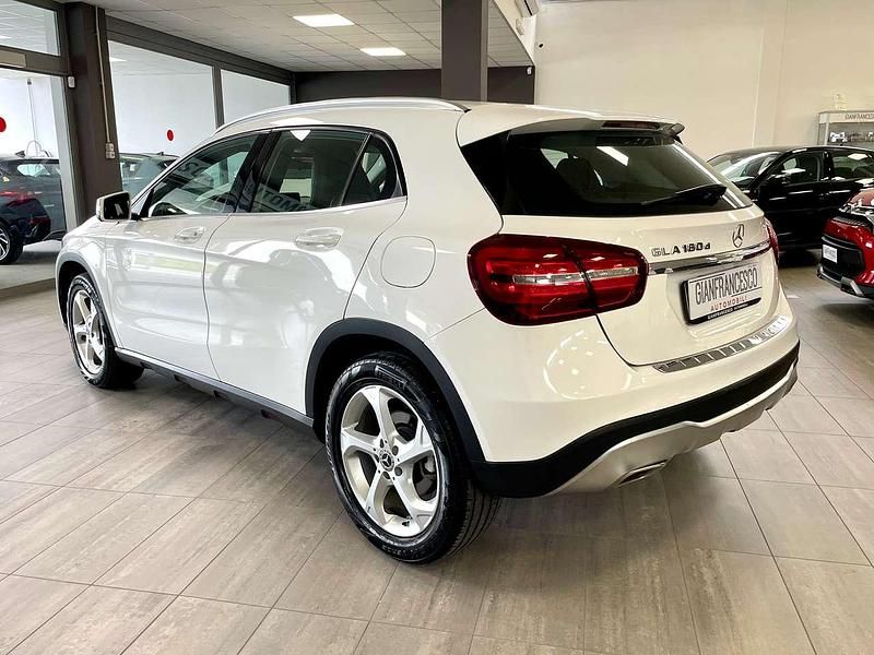 Usata Mercedes GLA180 109 CV (80 kW) 2018 Bianco SUV