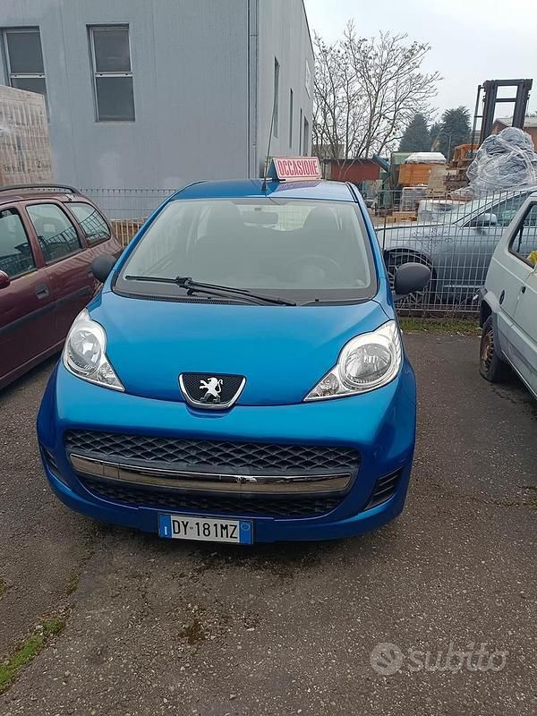 Usata Peugeot 107 68 CV (50 kW) 2009 Blu Utilitaria