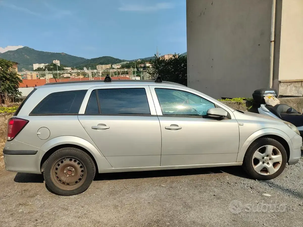 Usata Opel Astra 101 CV (74 kW) 2006 Grigio Station wagon